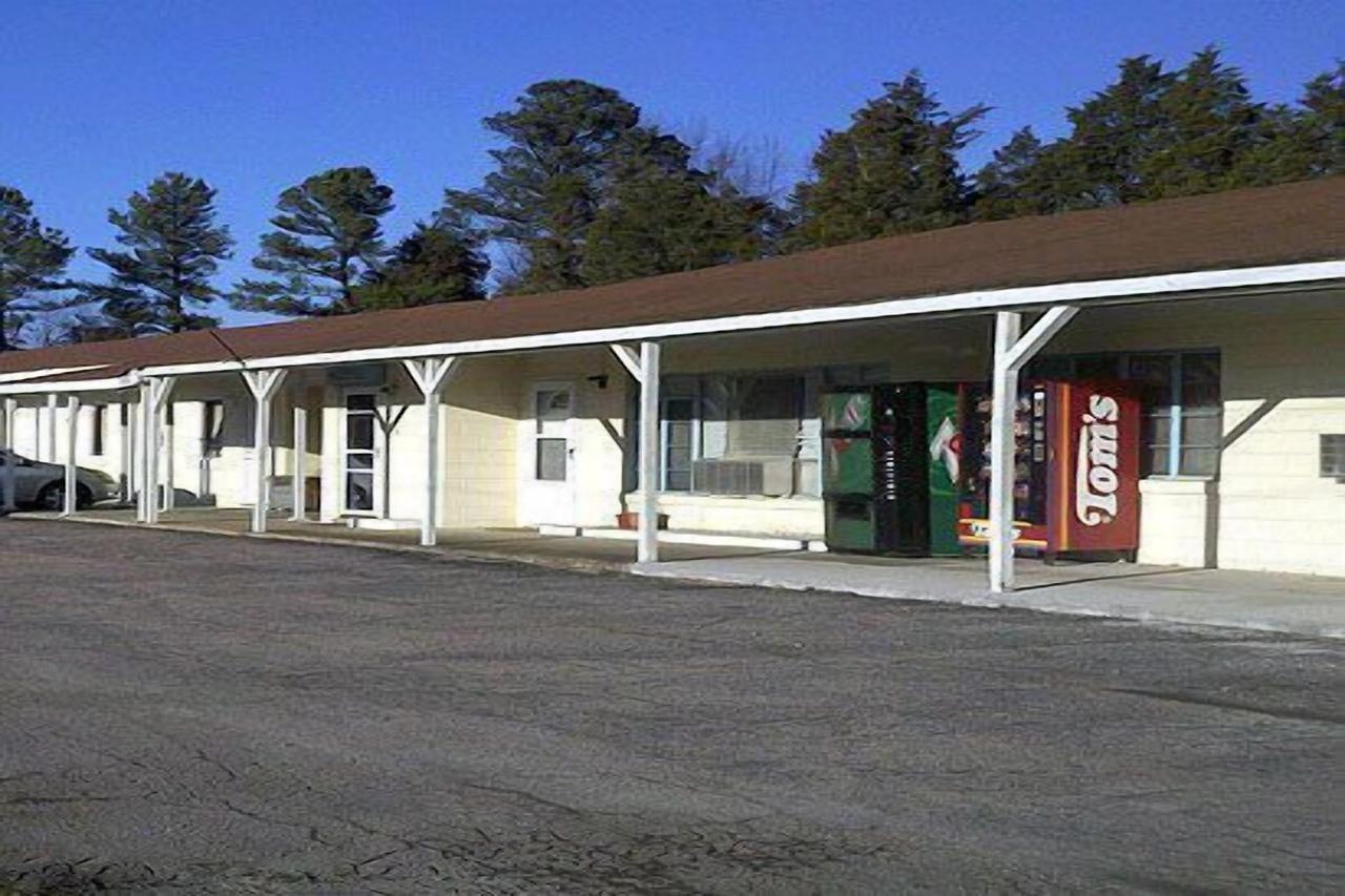 Crescent Motel Franklinton Exterior photo